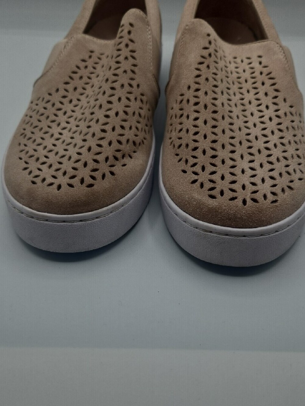Vionic Keke Slip-On Sneakers Cream Blush Perforated Suede Comfort Shoes Size 8 - Picture 9 of 9